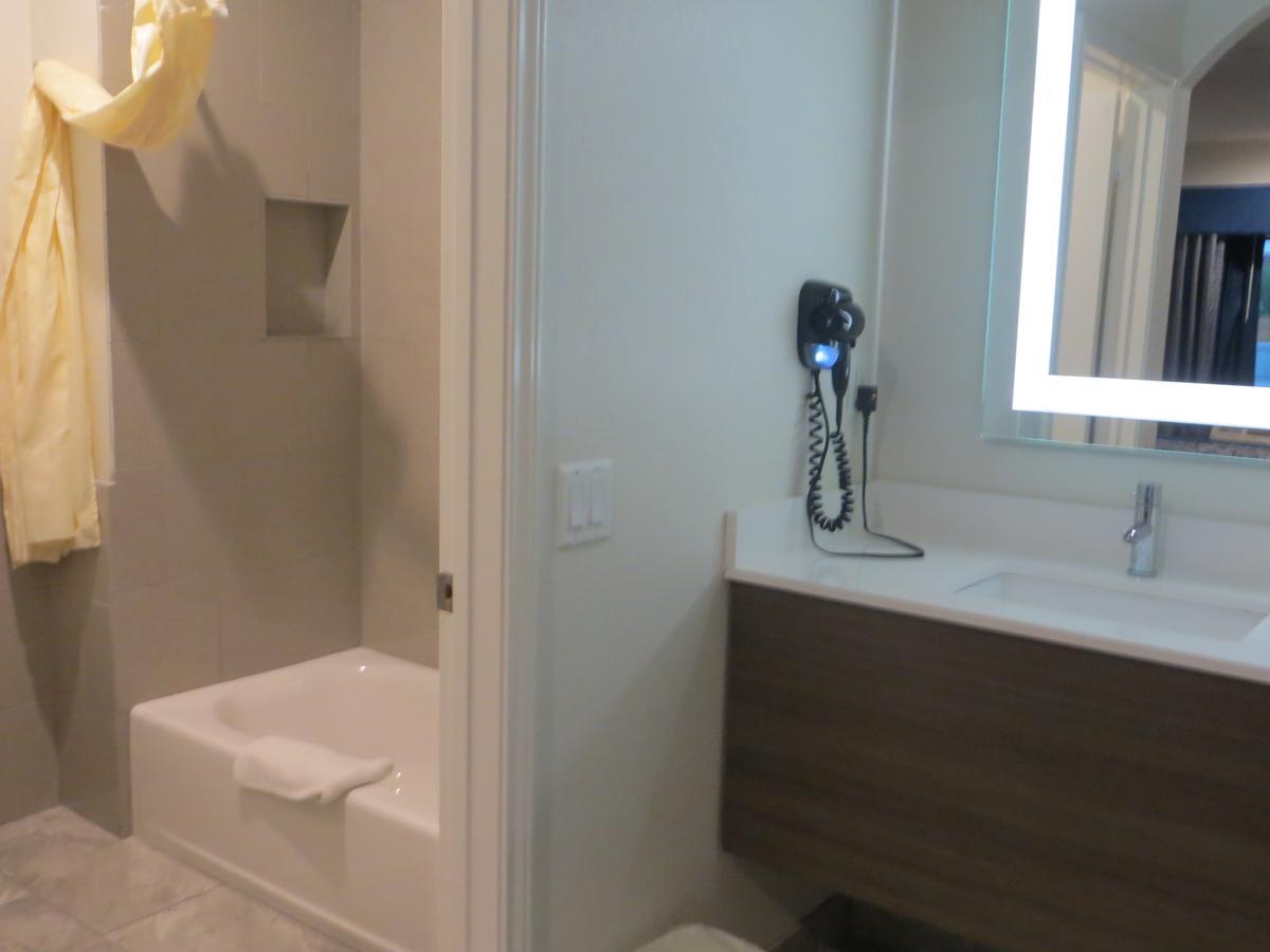 Palace Inn Richey Road Хюстън Екстериор снимка
