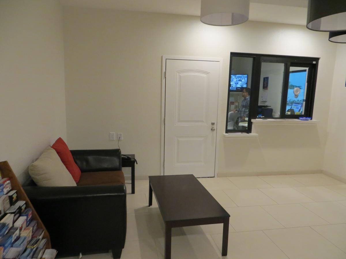Palace Inn Richey Road Хюстън Екстериор снимка